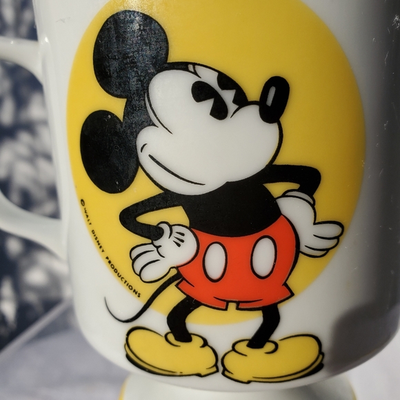 Disney Mickey Mouse Footed Pedestal Coffee Mug - Picture 3 of 12